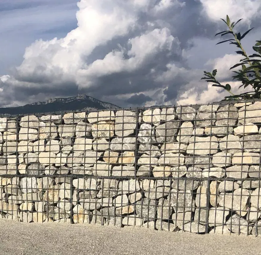 pierre à gabion près de Drumettaz-Clarafond
